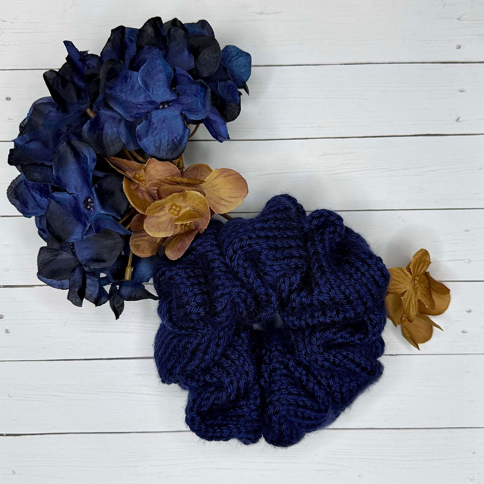 Finished knit hair accessory